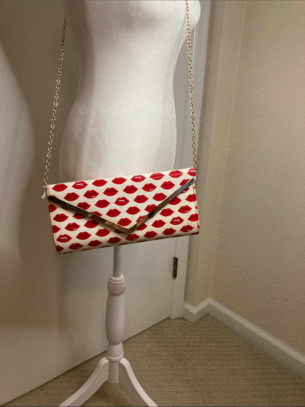 Aldo White Envelope Clutch with Red Lip Print and Gold Chain Strap